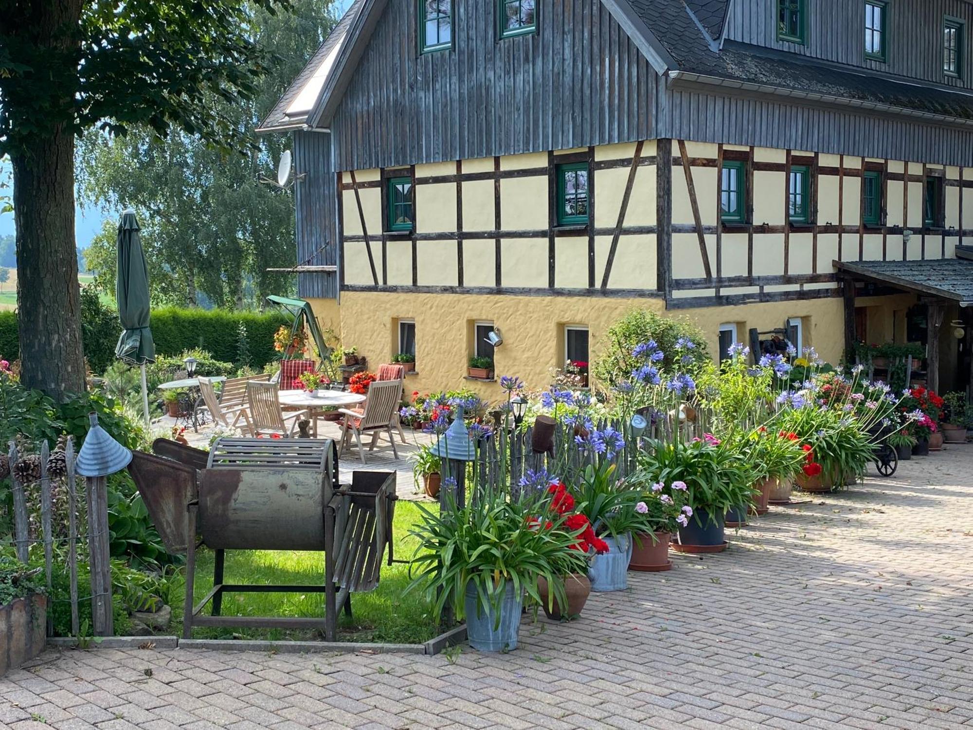 Hotel Olbernhau Mit Sauna - Kleines Landhotel Zur Ofenschenke Экстерьер фото