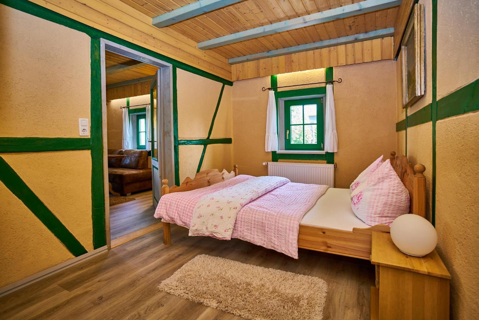 Hotel Olbernhau Mit Sauna - Kleines Landhotel Zur Ofenschenke Экстерьер фото